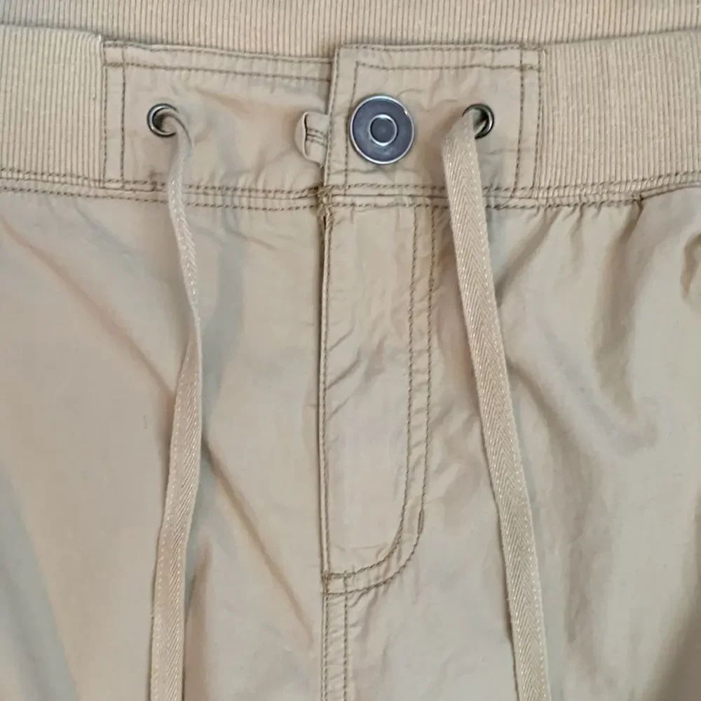 Motherhood Maternity Capris Cargo Pants M Tan - Picture 2 of 8